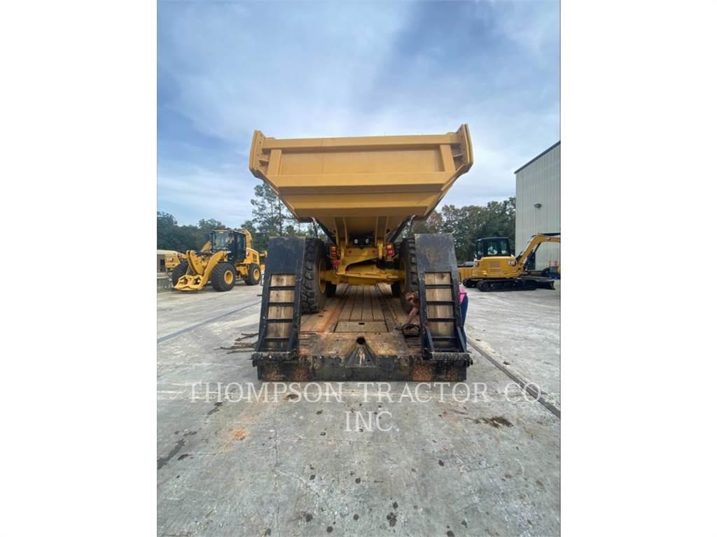 CAT 730 Дъмпери/моторни превозни средства