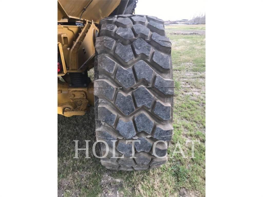CAT 730 Дъмпери/моторни превозни средства