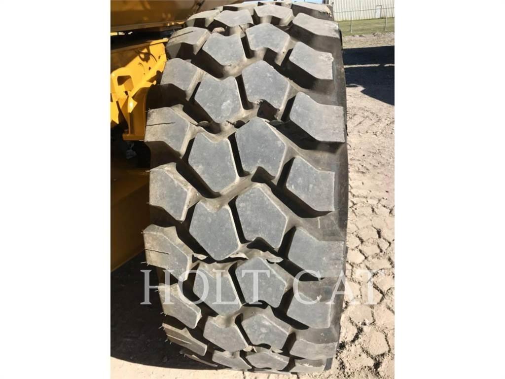 CAT 730 Дъмпери/моторни превозни средства