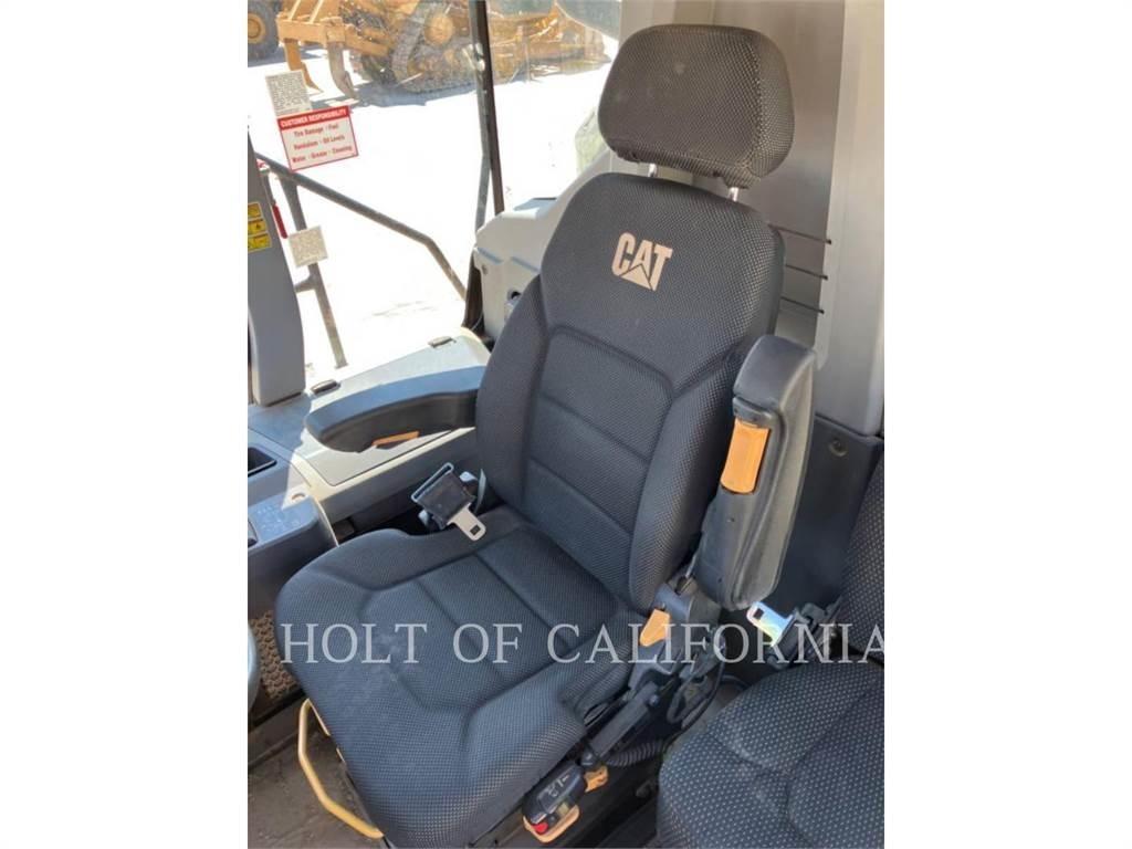 CAT 730 Дъмпери/моторни превозни средства