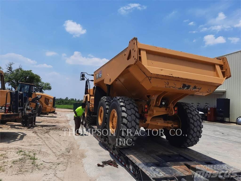 CAT 730 Дъмпери/моторни превозни средства