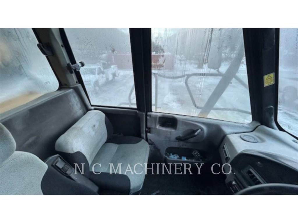 CAT 730 Дъмпери/моторни превозни средства