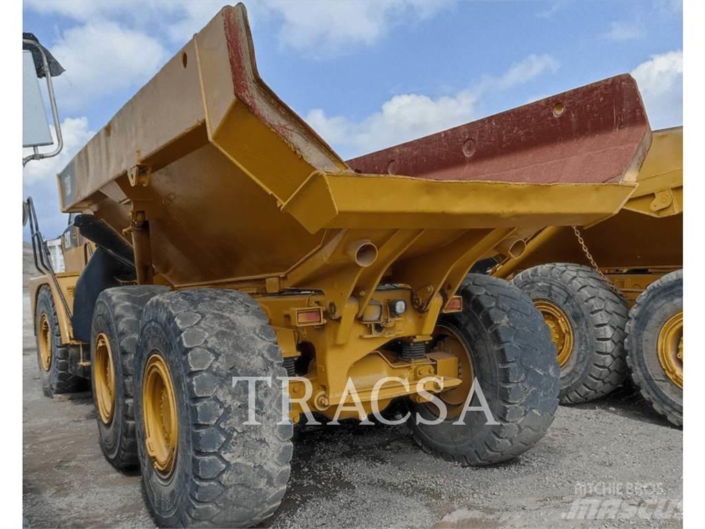 CAT 730 Дъмпери/моторни превозни средства