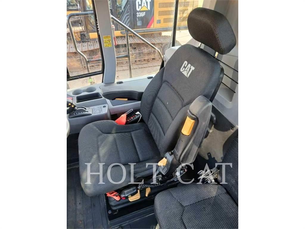 CAT 730 Дъмпери/моторни превозни средства