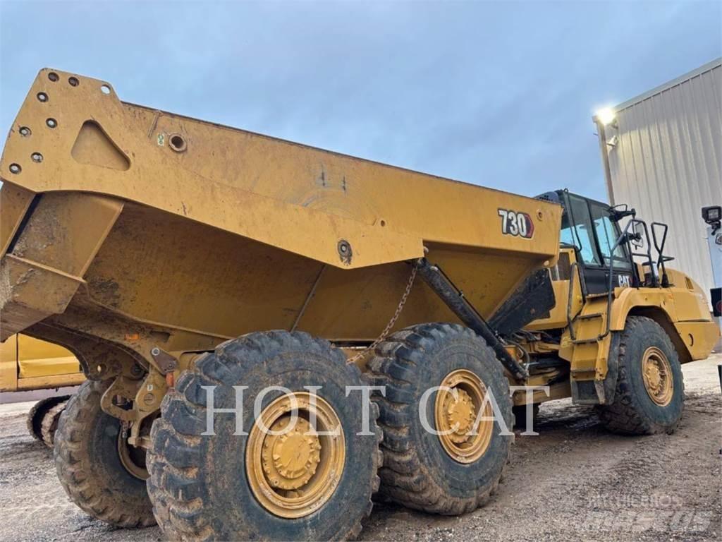 CAT 730 Дъмпери/моторни превозни средства