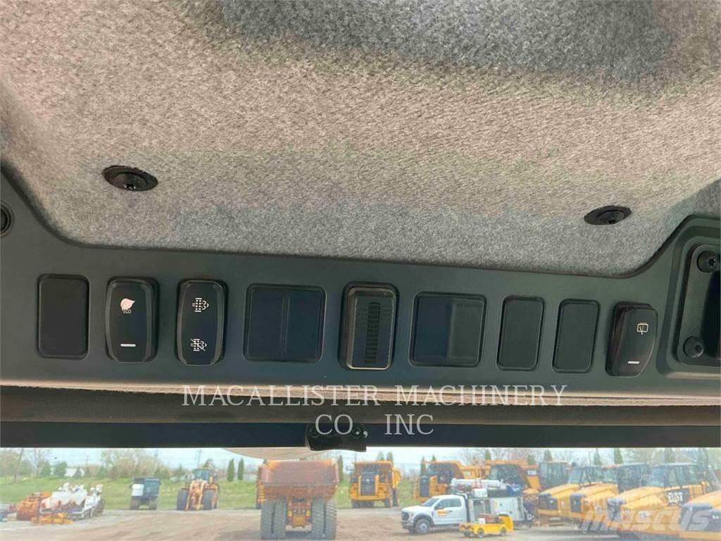 CAT 730 Дъмпери/моторни превозни средства