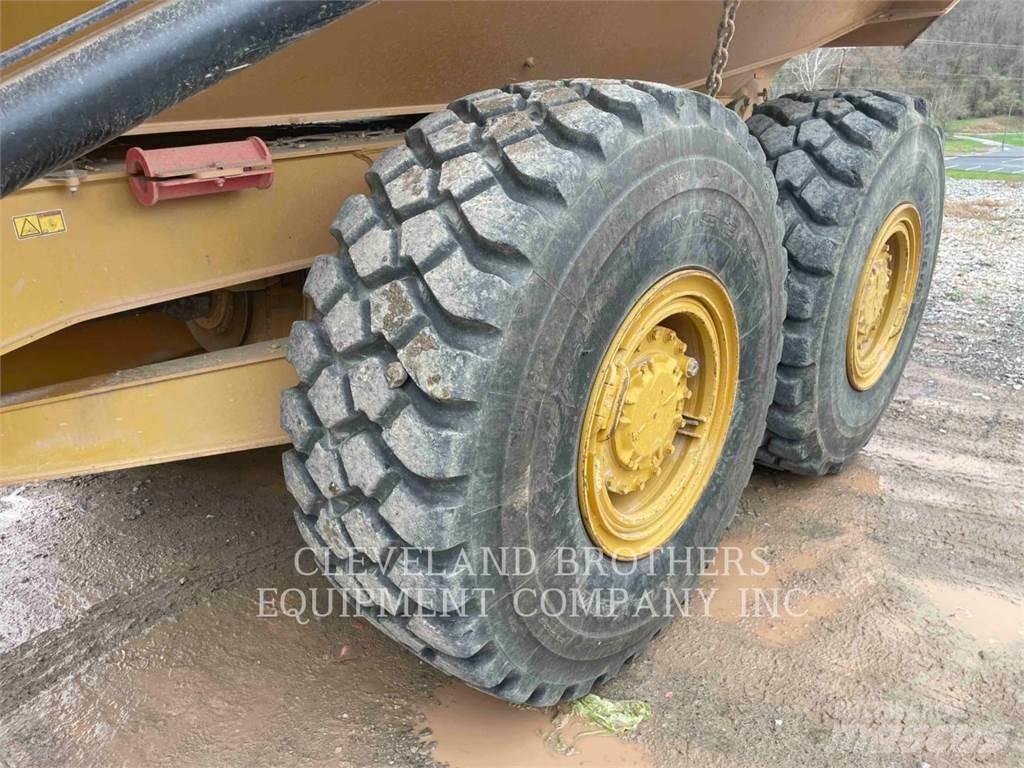CAT 730 Дъмпери/моторни превозни средства