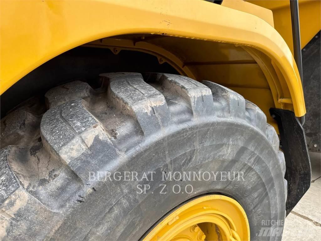 CAT 730 Дъмпери/моторни превозни средства