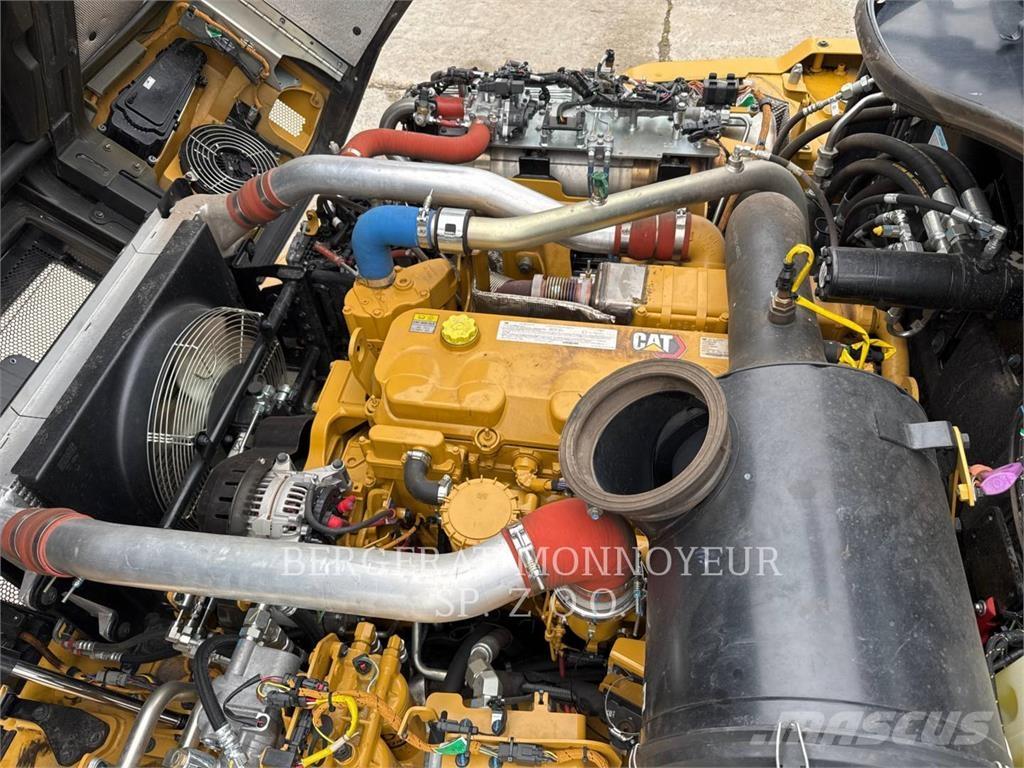 CAT 730 Дъмпери/моторни превозни средства