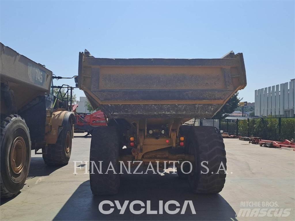 CAT 730 Дъмпери/моторни превозни средства