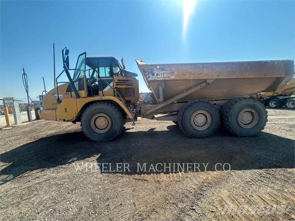 CAT 730 Дъмпери/моторни превозни средства
