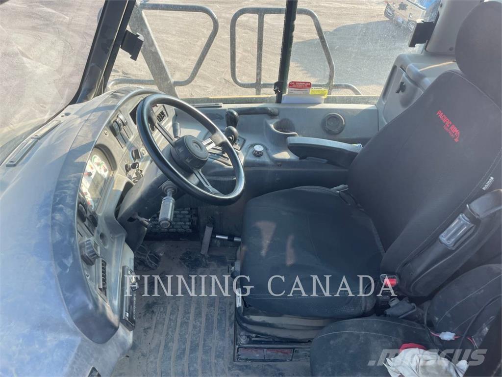 CAT 730 Дъмпери/моторни превозни средства