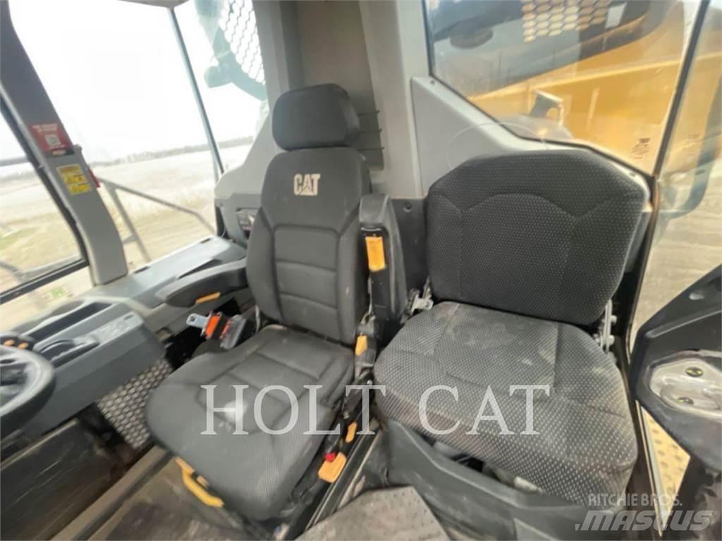 CAT 730 Дъмпери/моторни превозни средства