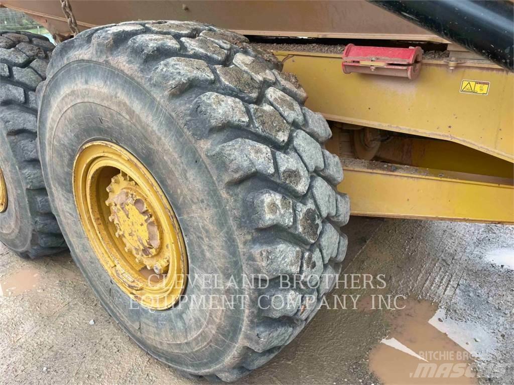 CAT 730-04 Дъмпери/моторни превозни средства