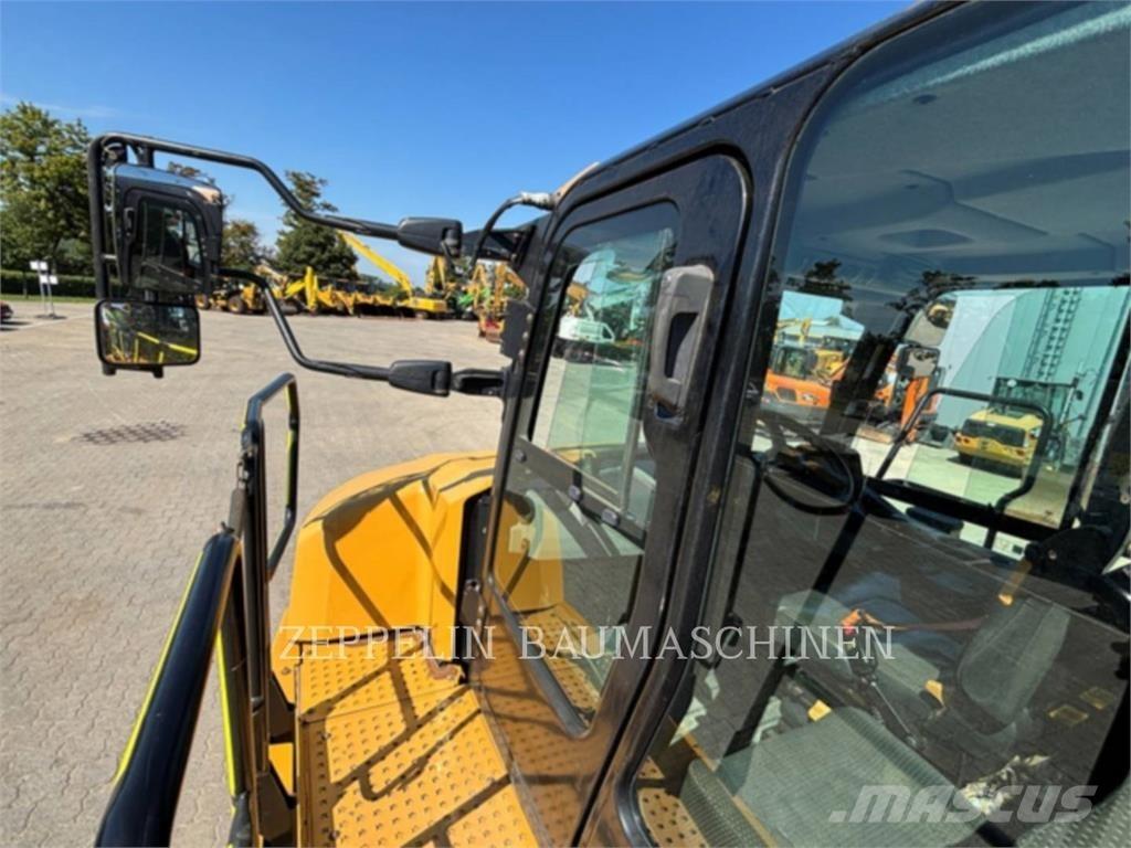 CAT 730-04A Дъмпери/моторни превозни средства