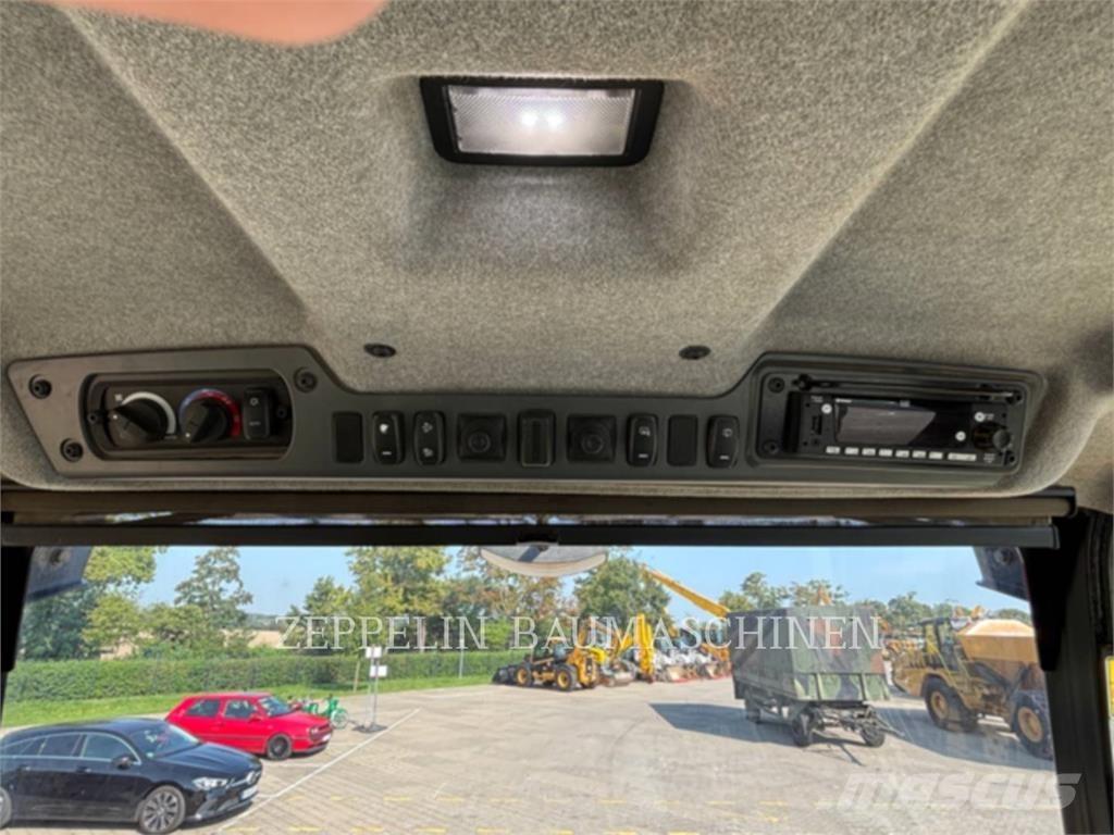 CAT 730-04A Дъмпери/моторни превозни средства