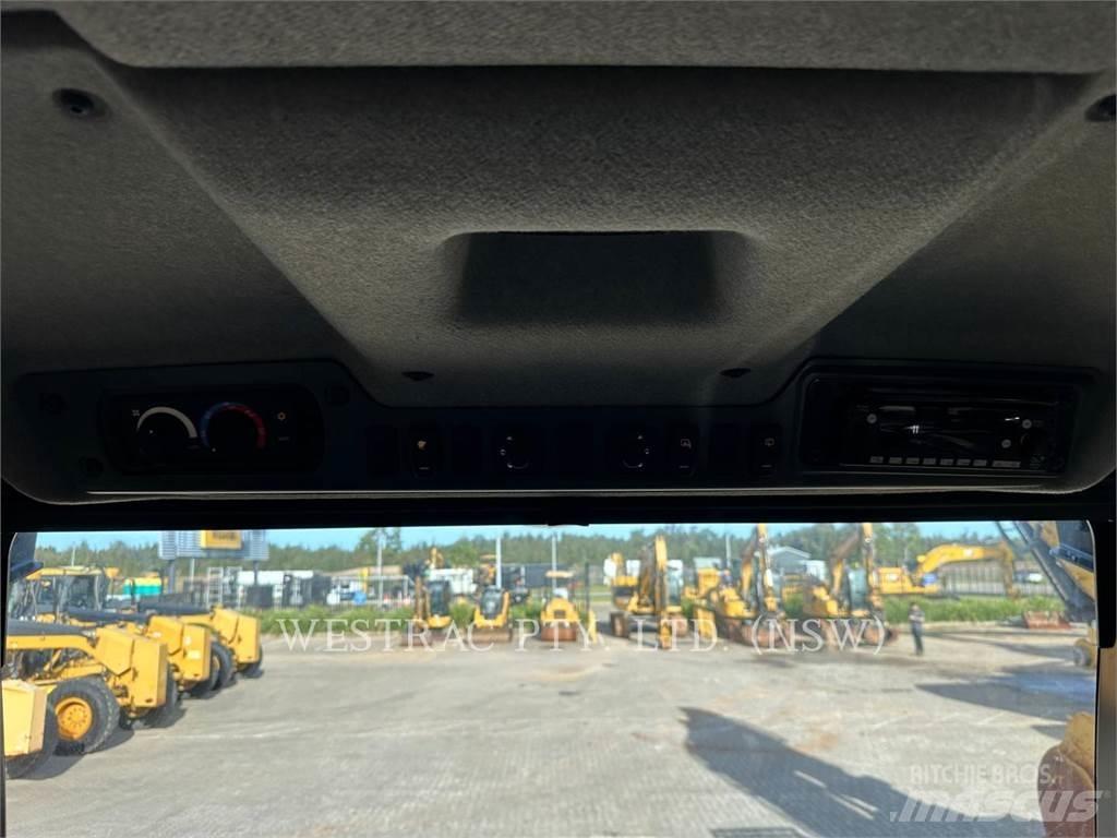 CAT 730-04LRC Дъмпери/моторни превозни средства