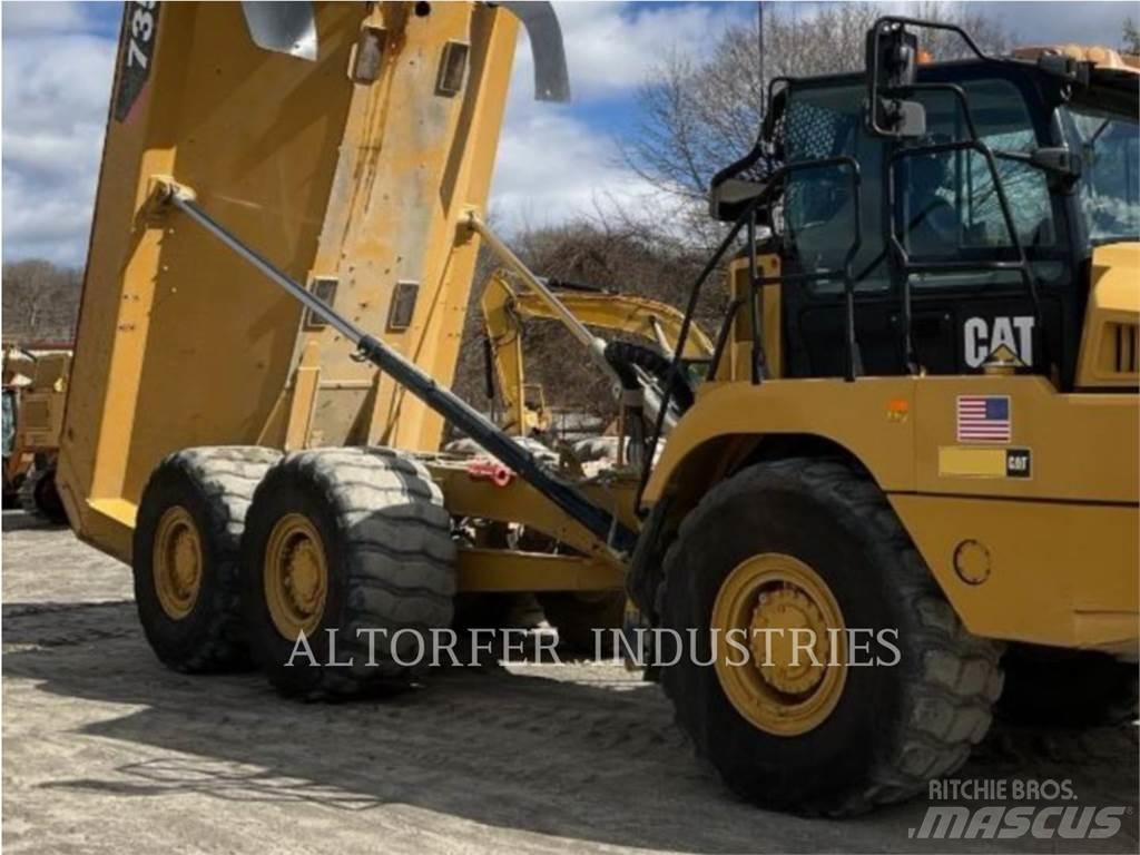 CAT 735 Дъмпери/моторни превозни средства