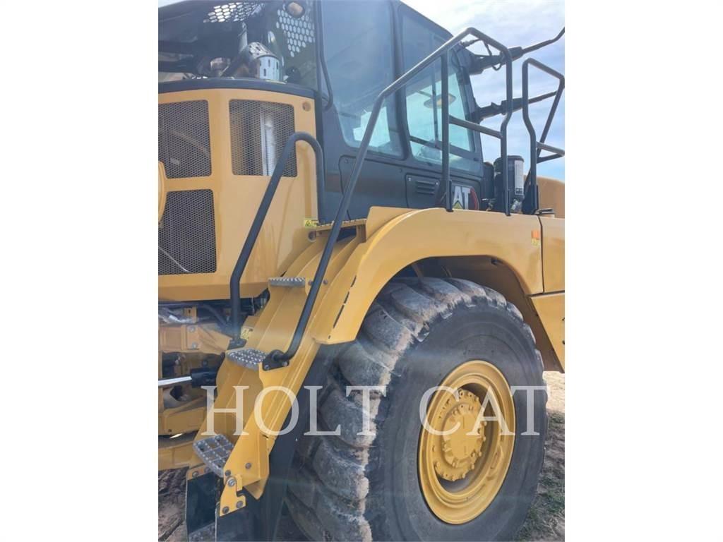 CAT 735 Дъмпери/моторни превозни средства