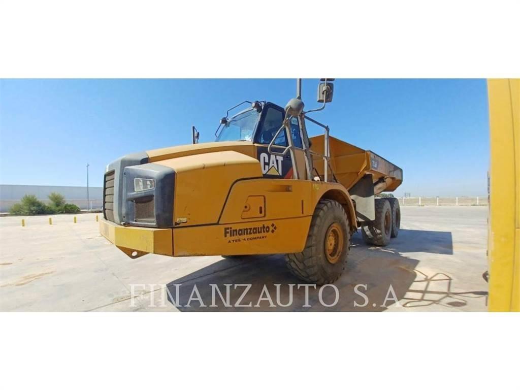 CAT 735B Дъмпери/моторни превозни средства