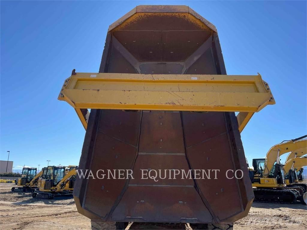 CAT 735C Дъмпери/моторни превозни средства