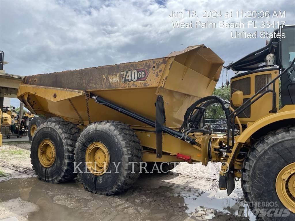 CAT 740 Дъмпери/моторни превозни средства