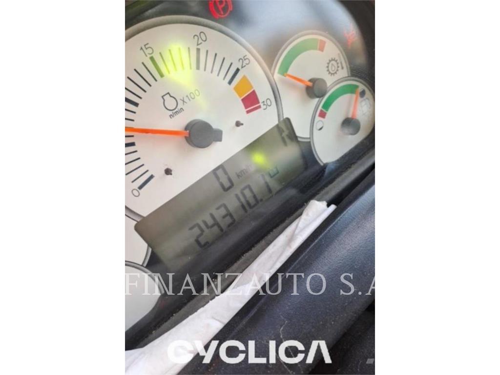 CAT 740 Дъмпери/моторни превозни средства