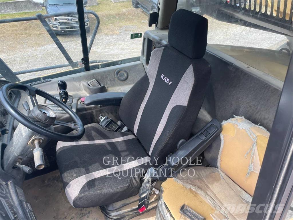 CAT 740 Дъмпери/моторни превозни средства