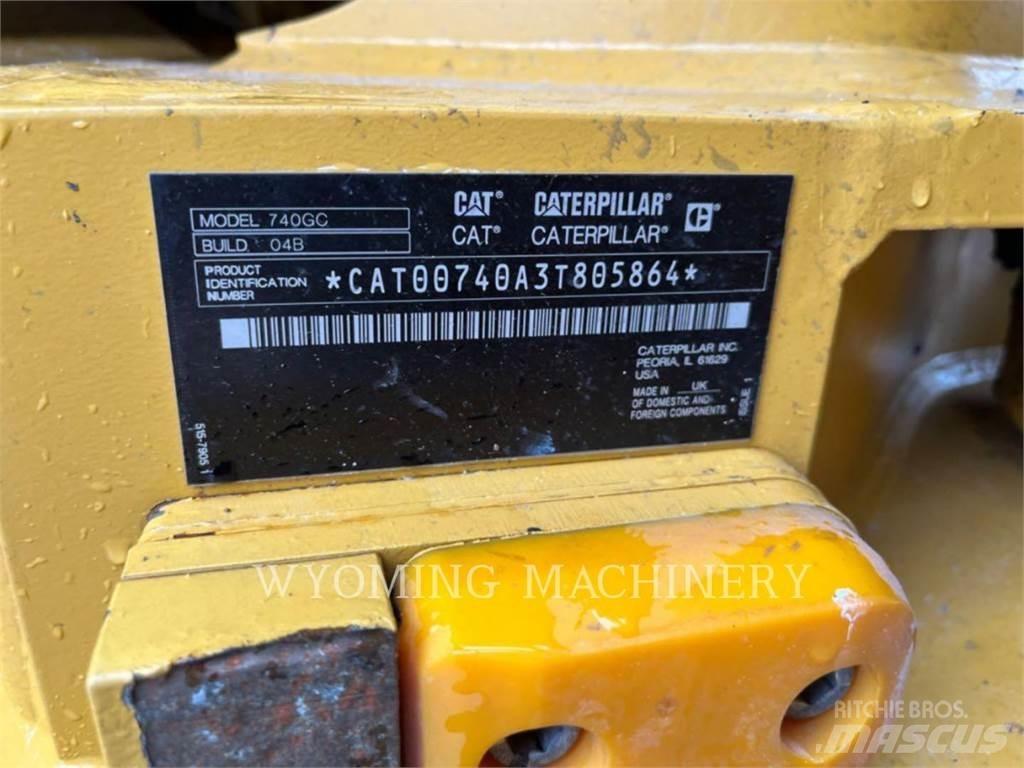 CAT 740 GC Дъмпери/моторни превозни средства