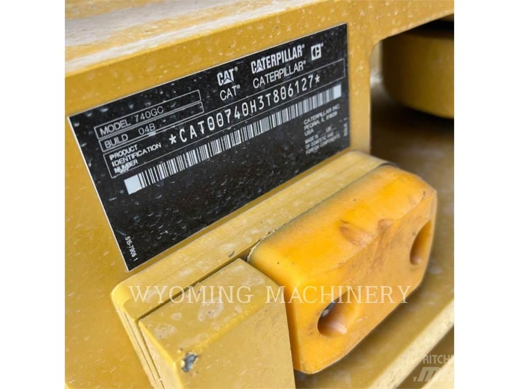 CAT 740 GC Дъмпери/моторни превозни средства