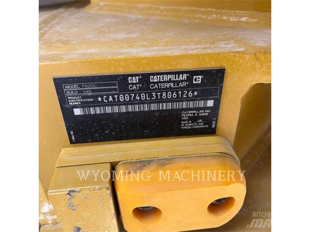 CAT 740 GC Дъмпери/моторни превозни средства
