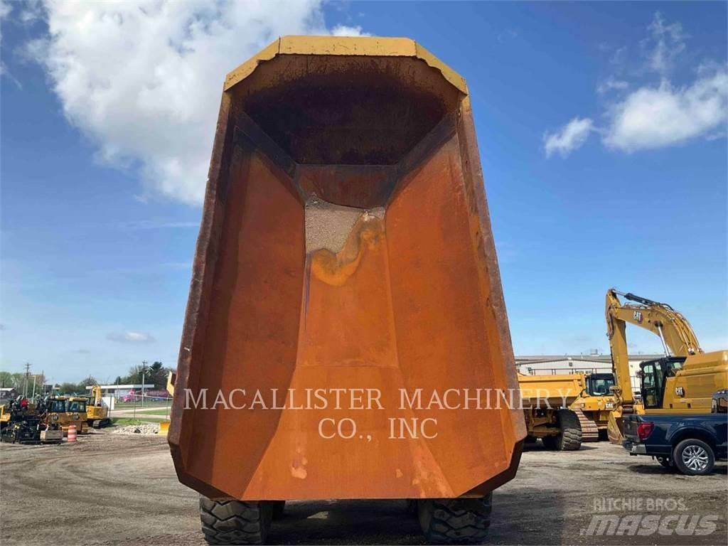 CAT 740 GC Дъмпери/моторни превозни средства