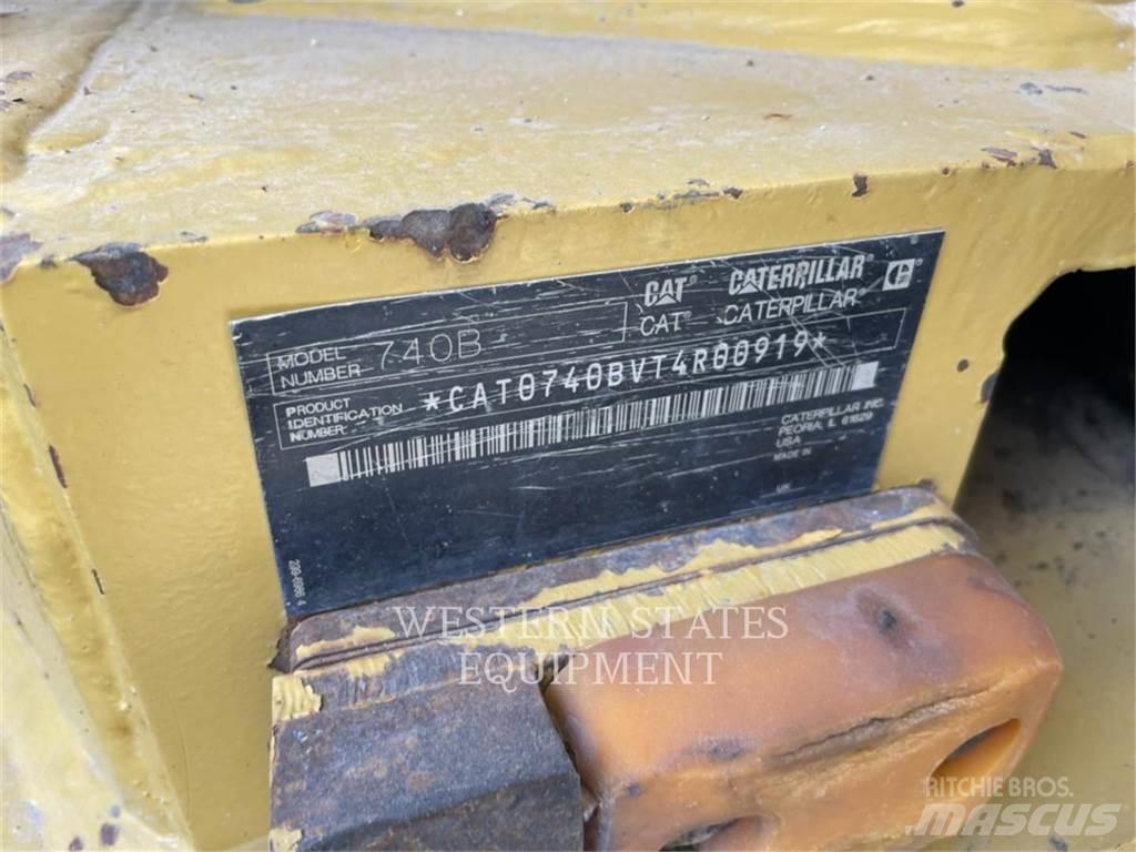 CAT 740B Дъмпери/моторни превозни средства