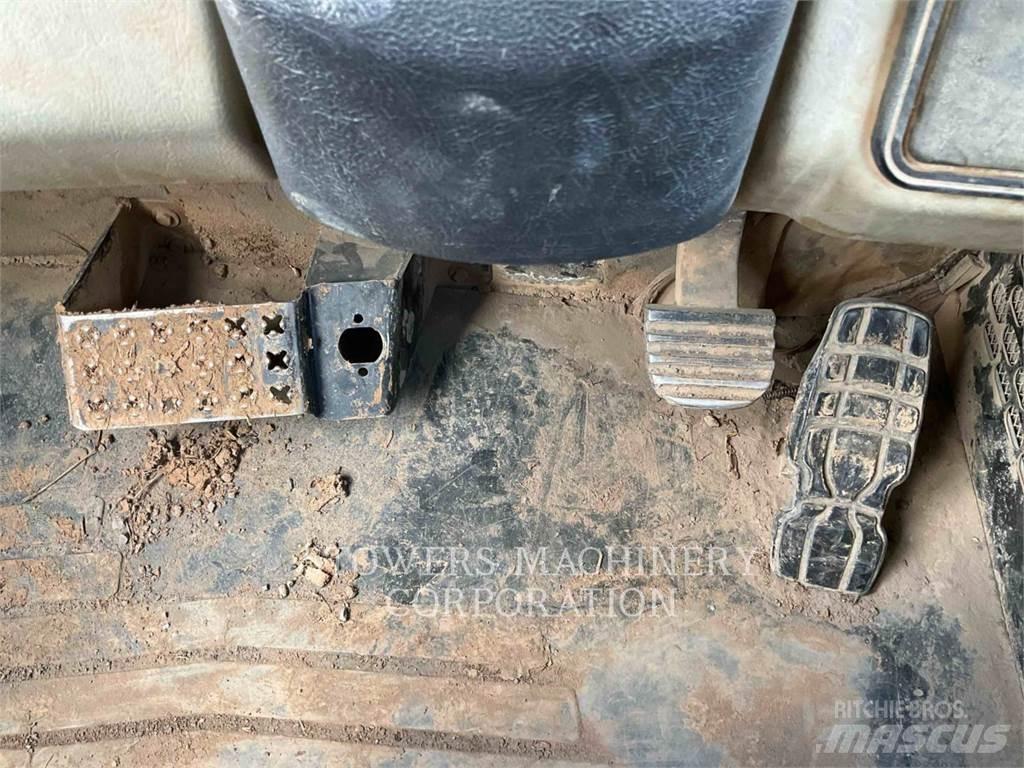 CAT 740B Дъмпери/моторни превозни средства