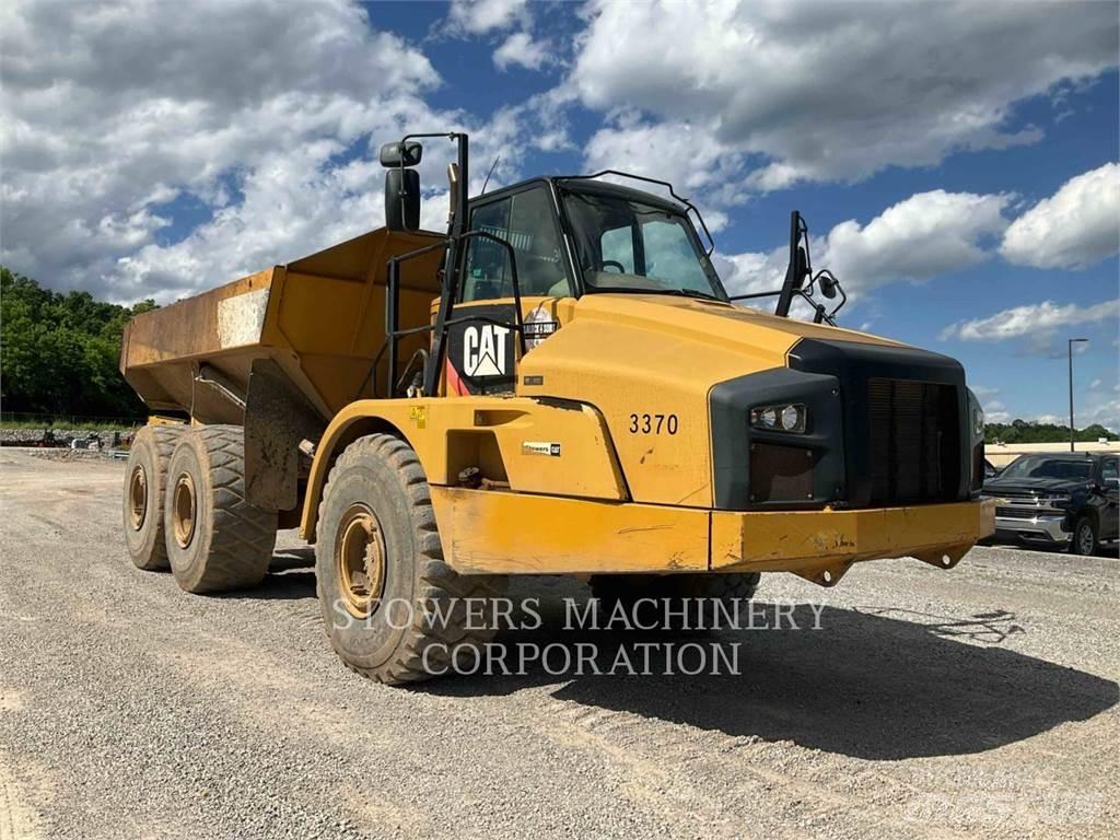 CAT 740B Дъмпери/моторни превозни средства