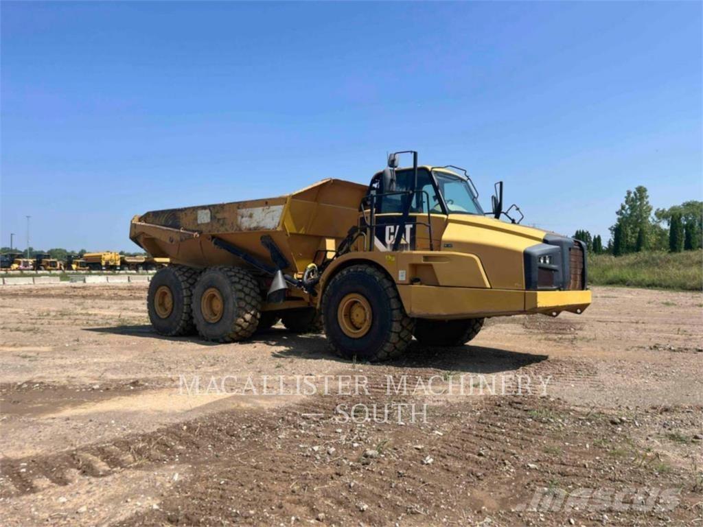 CAT 740B Дъмпери/моторни превозни средства
