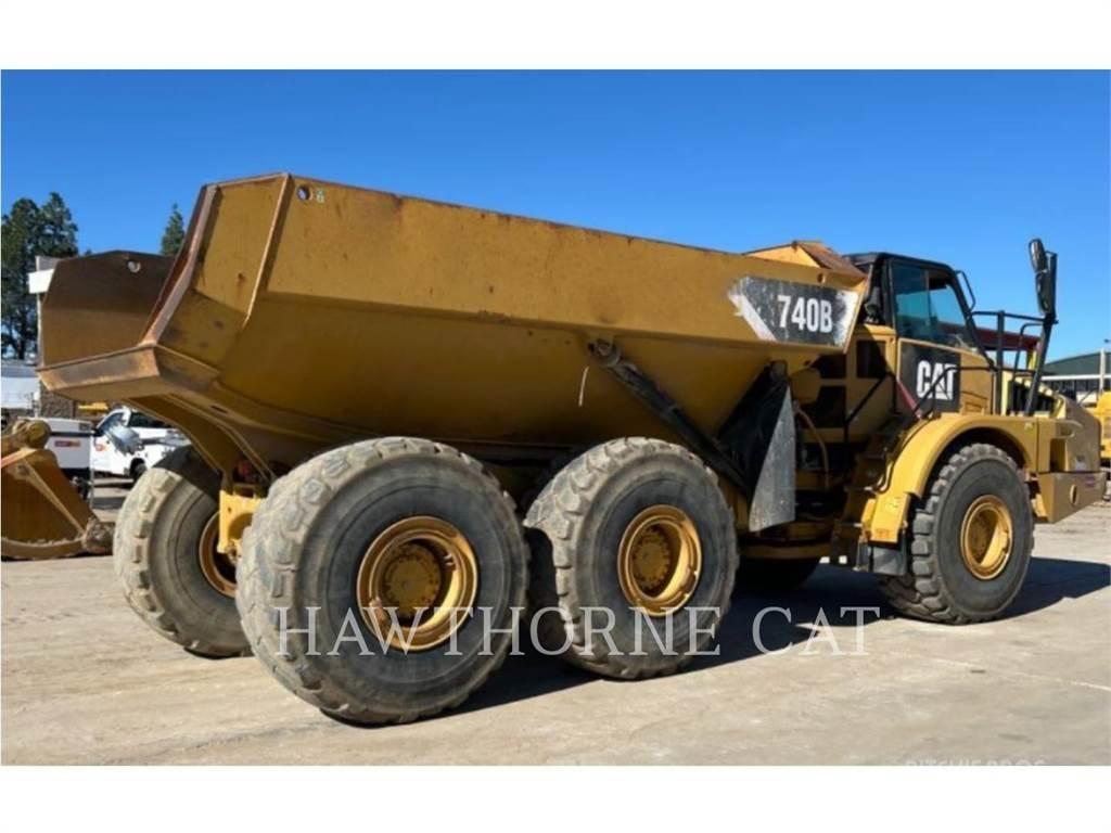 CAT 740B Дъмпери/моторни превозни средства