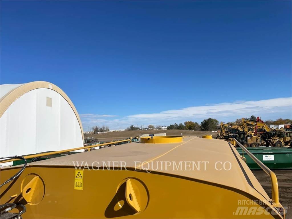 CAT 740B WT RB Цистерни за вода
