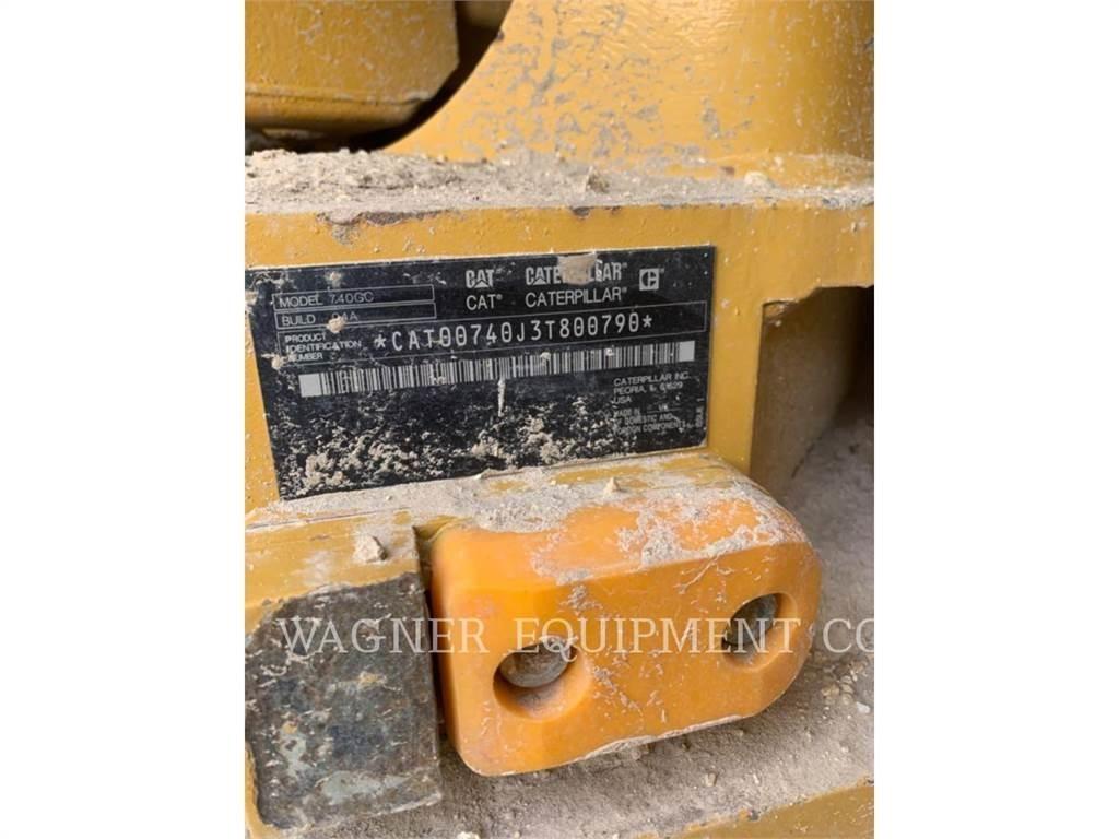 CAT 740GC Дъмпери/моторни превозни средства