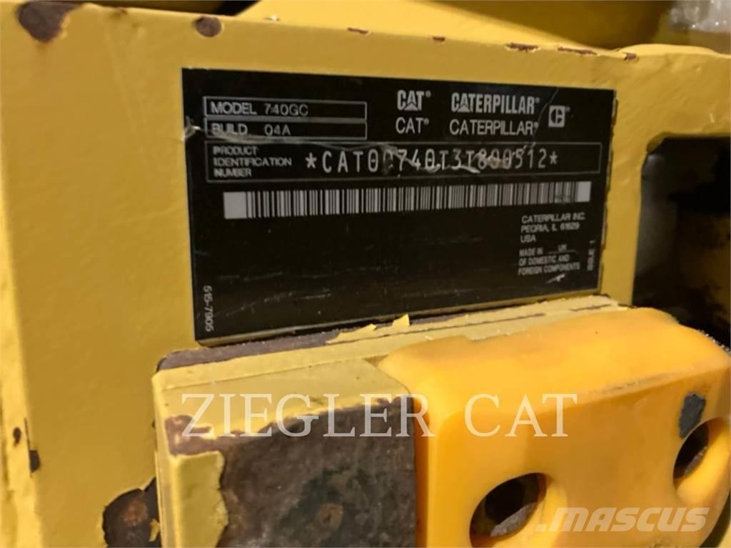 CAT 740GC Дъмпери/моторни превозни средства