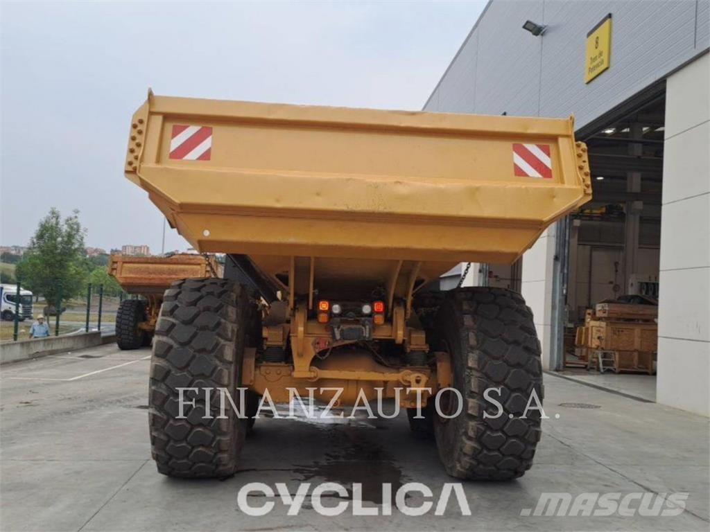 CAT 740GC Дъмпери/моторни превозни средства