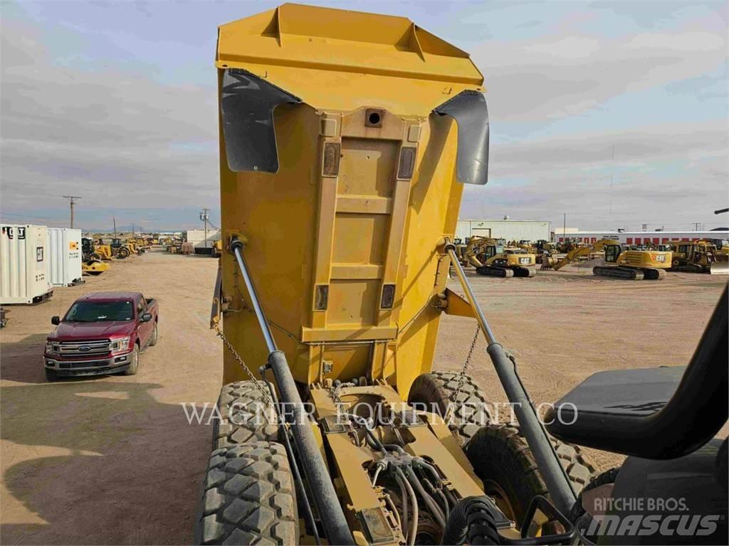 CAT 740GC Дъмпери/моторни превозни средства