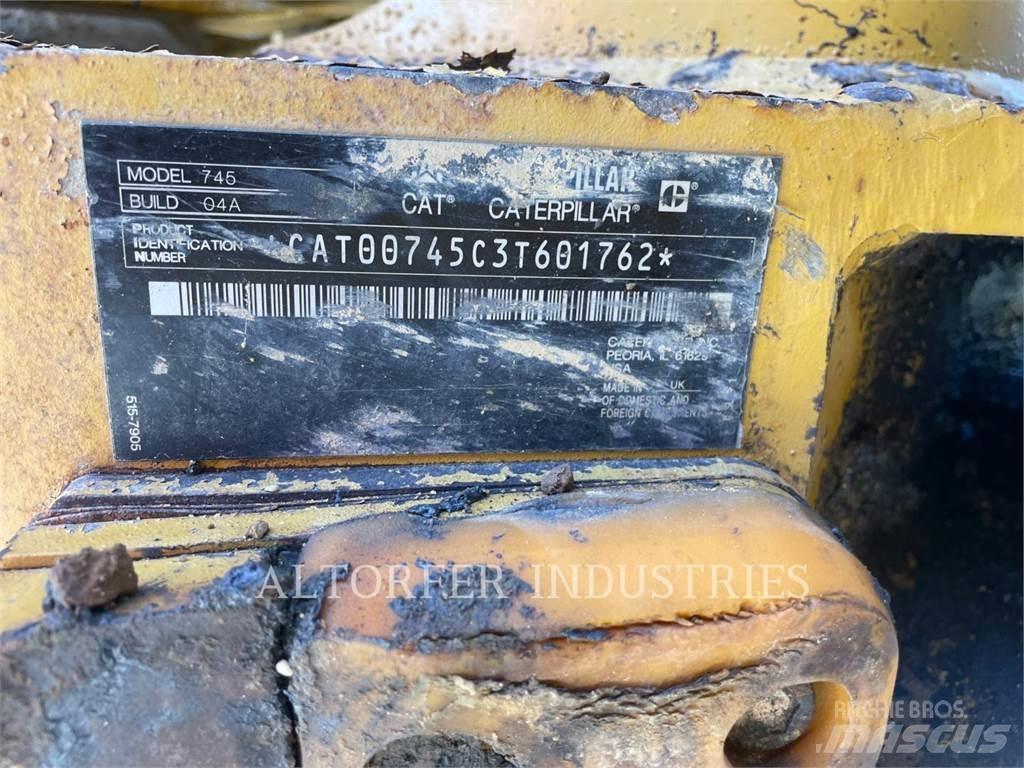 CAT 745 Дъмпери/моторни превозни средства