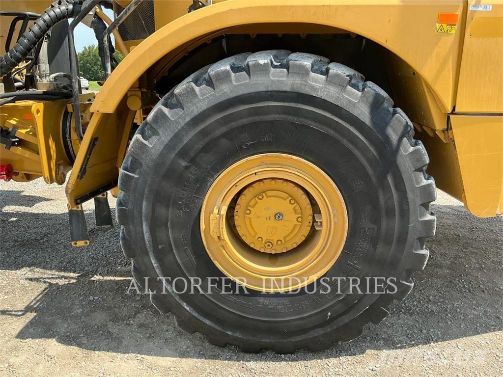 CAT 745 Дъмпери/моторни превозни средства