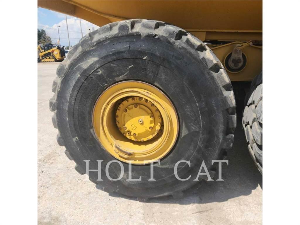 CAT 745 Дъмпери/моторни превозни средства