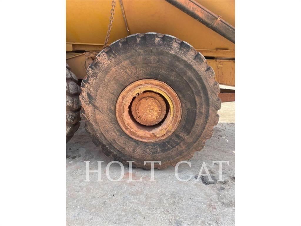 CAT 745 Дъмпери/моторни превозни средства
