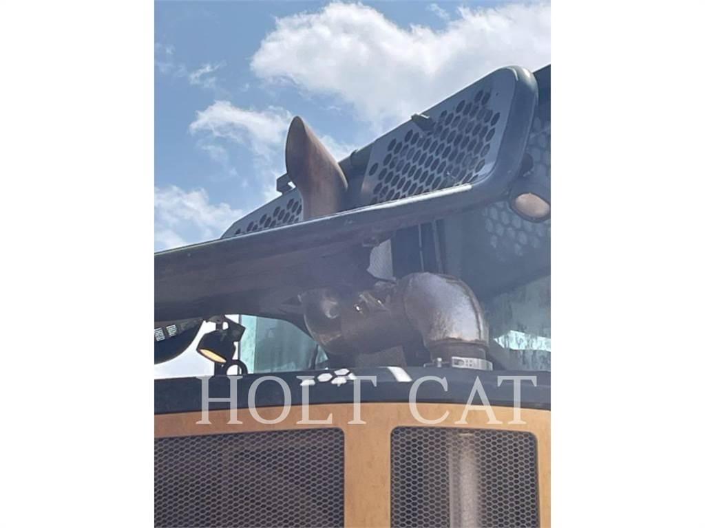 CAT 745 Дъмпери/моторни превозни средства