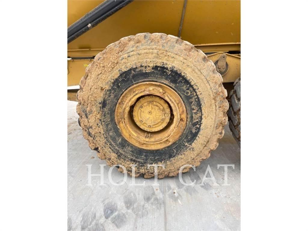 CAT 745 Дъмпери/моторни превозни средства