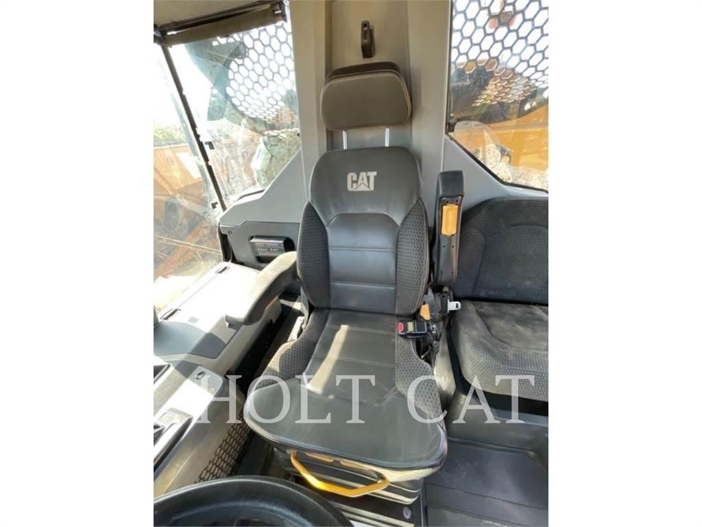 CAT 745 Дъмпери/моторни превозни средства