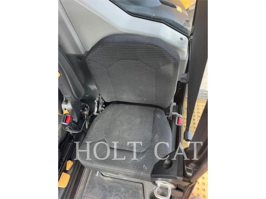 CAT 745 Дъмпери/моторни превозни средства